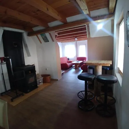 Vikendica Semesnica Holiday home *