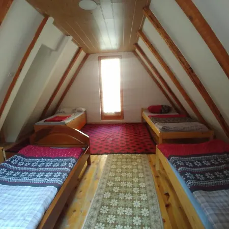 Vikendica Semesnica Holiday home *